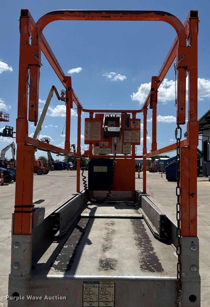 image for item DX5678 2012 JLG 2630ES scissor lift