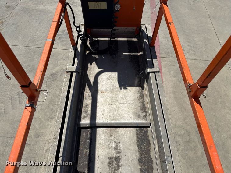 image for item DX5678 2012 JLG 2630ES scissor lift