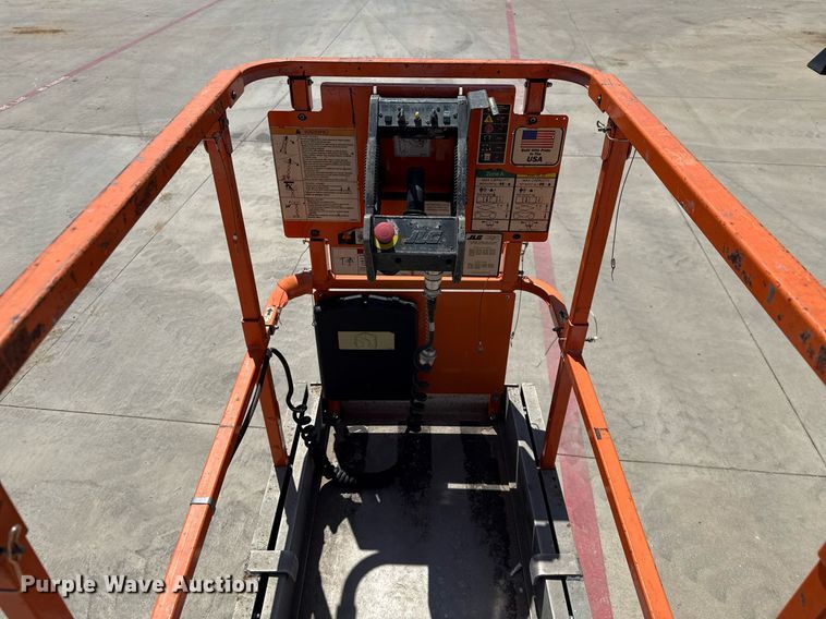 image for item DX5678 2012 JLG 2630ES scissor lift