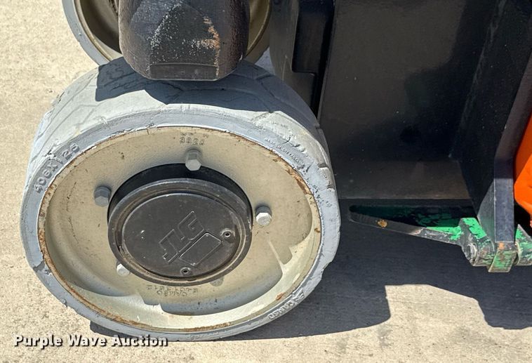 image for item DX5678 2012 JLG 2630ES scissor lift