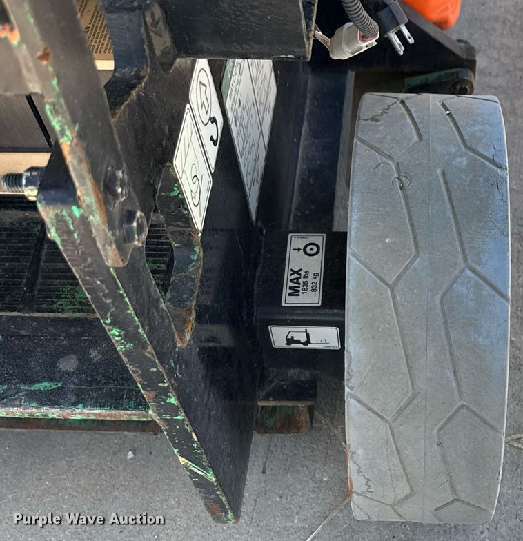 image for item DX5678 2012 JLG 2630ES scissor lift