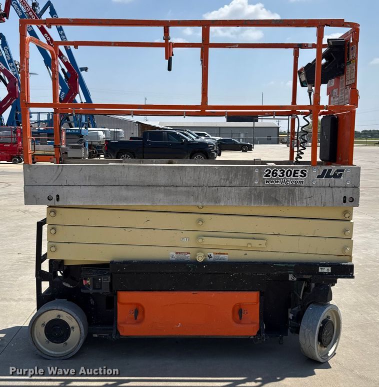 image for item DX5679 2013 JLG 2630ES scissor lift