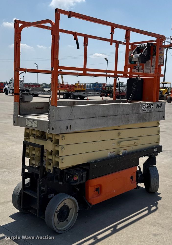 image for item DX5679 2013 JLG 2630ES scissor lift
