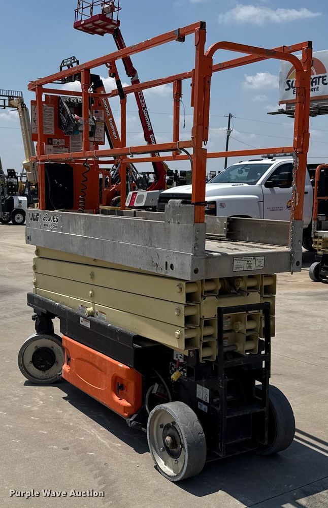 image for item DX5679 2013 JLG 2630ES scissor lift
