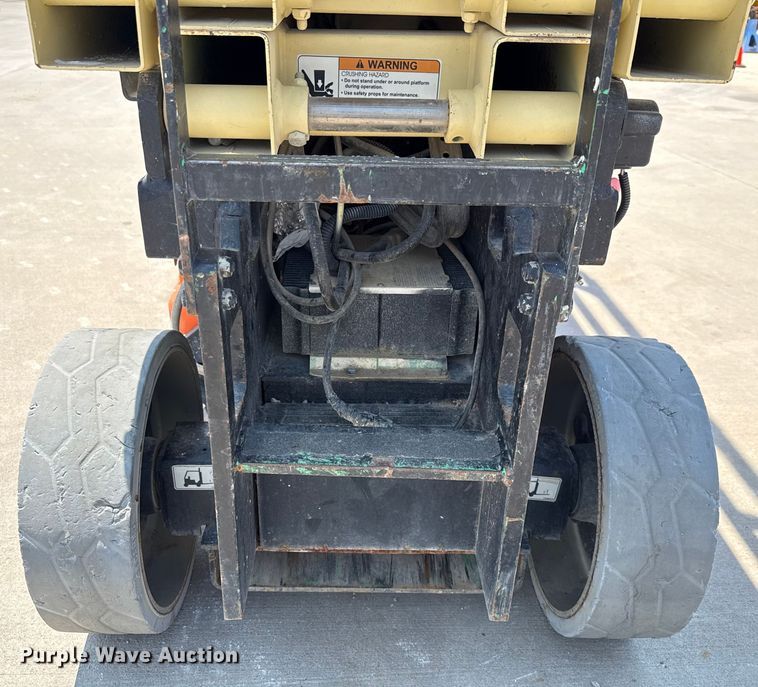 image for item DX5679 2013 JLG 2630ES scissor lift