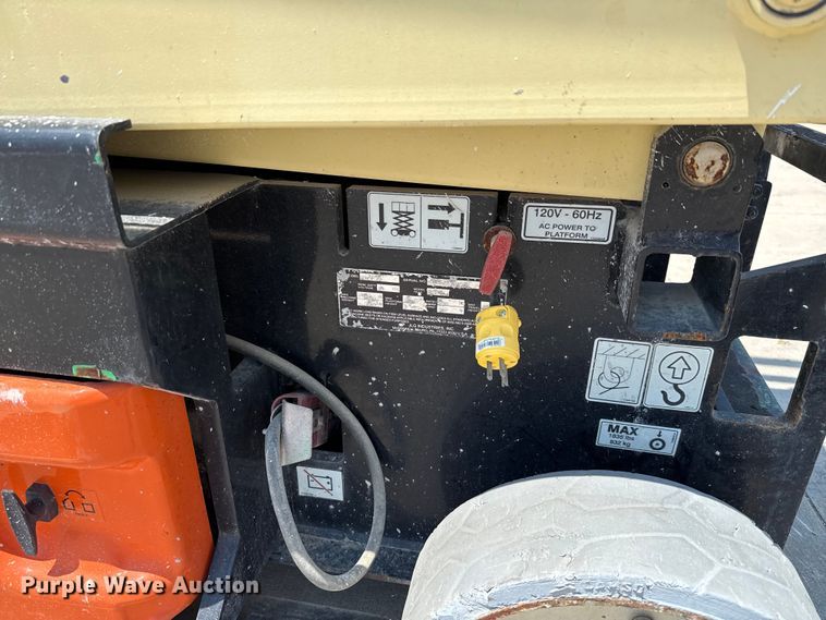 image for item DX5679 2013 JLG 2630ES scissor lift