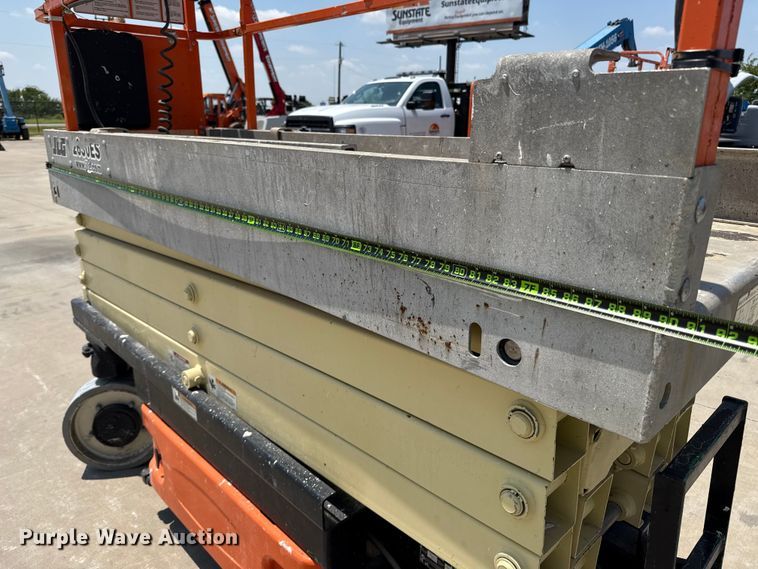 image for item DX5679 2013 JLG 2630ES scissor lift
