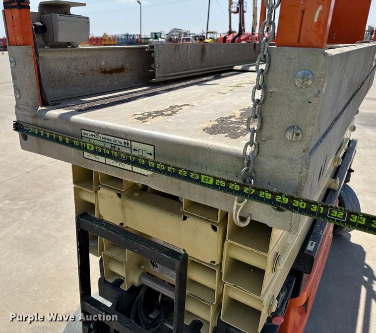 image for item DX5679 2013 JLG 2630ES scissor lift