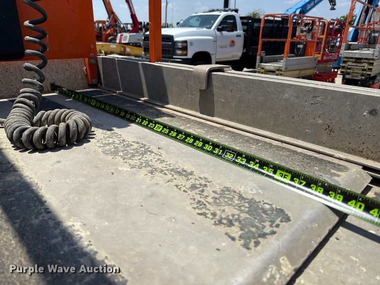 image for item DX5679 2013 JLG 2630ES scissor lift