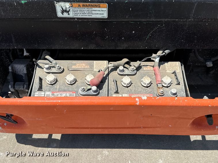 image for item DX5679 2013 JLG 2630ES scissor lift