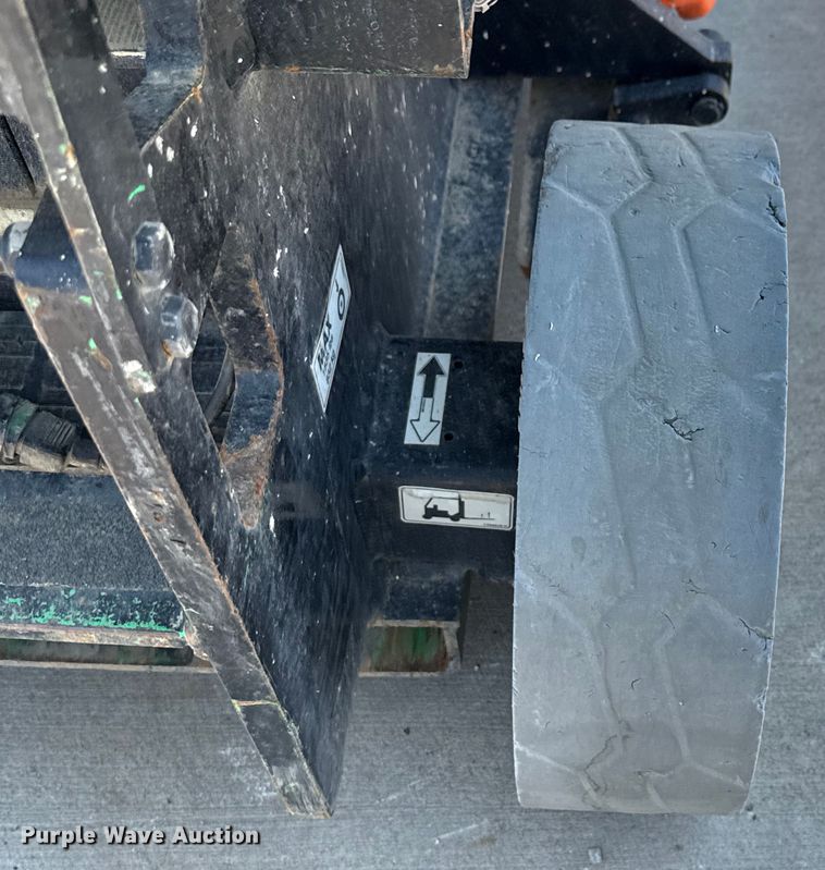 image for item DX5679 2013 JLG 2630ES scissor lift