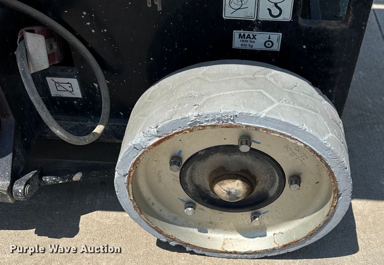 image for item DX5679 2013 JLG 2630ES scissor lift