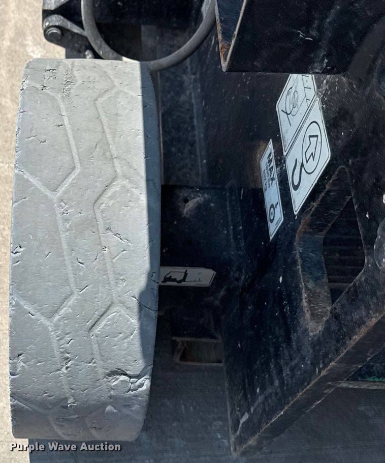 image for item DX5679 2013 JLG 2630ES scissor lift