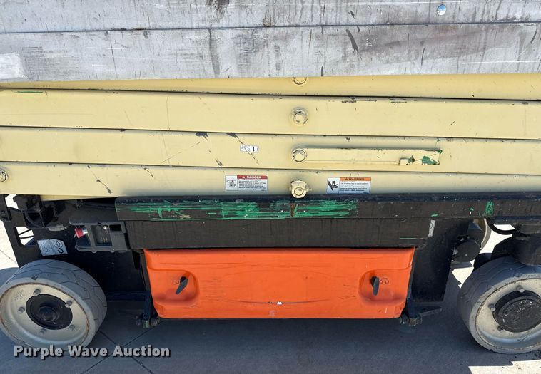 image for item DX5681 2012 JLG 2630ES scissor lift