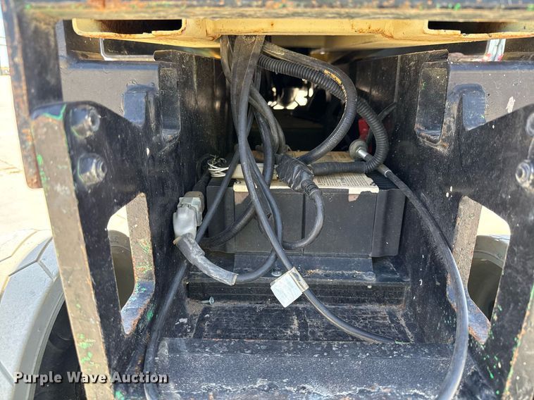 image for item DX5681 2012 JLG 2630ES scissor lift