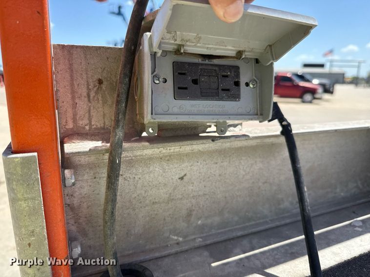 image for item DX5681 2012 JLG 2630ES scissor lift