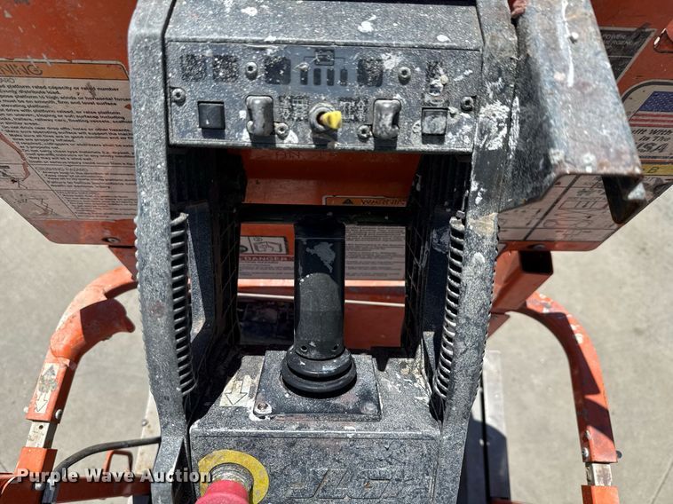 image for item DX5681 2012 JLG 2630ES scissor lift