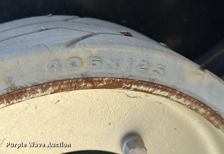 image for item DX5681 2012 JLG 2630ES scissor lift