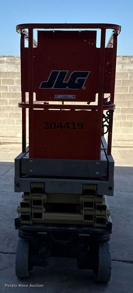 image for item DX5683 2011 JLG 1930ES scissor lift