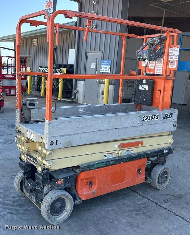 image for item DX5683 2011 JLG 1930ES scissor lift