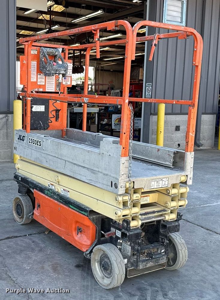 image for item DX5683 2011 JLG 1930ES scissor lift