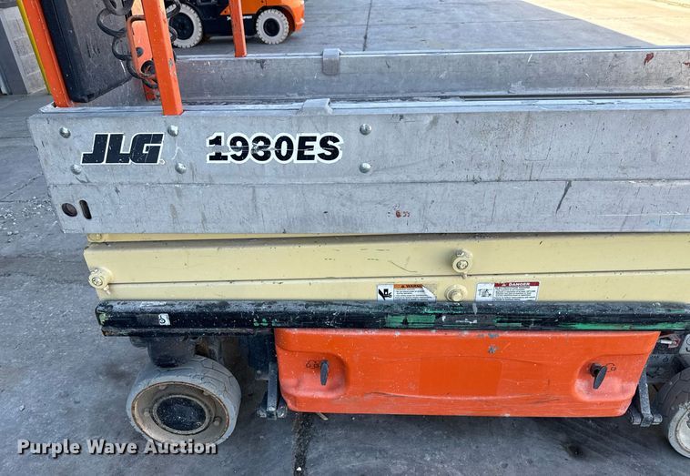 image for item DX5683 2011 JLG 1930ES scissor lift