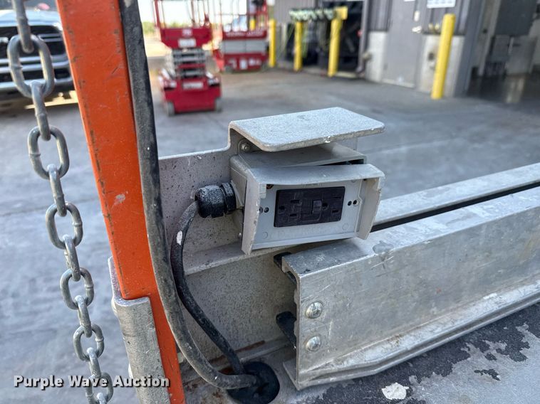 image for item DX5683 2011 JLG 1930ES scissor lift