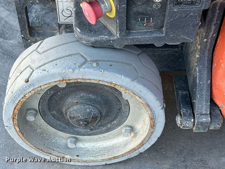 image for item DX5683 2011 JLG 1930ES scissor lift