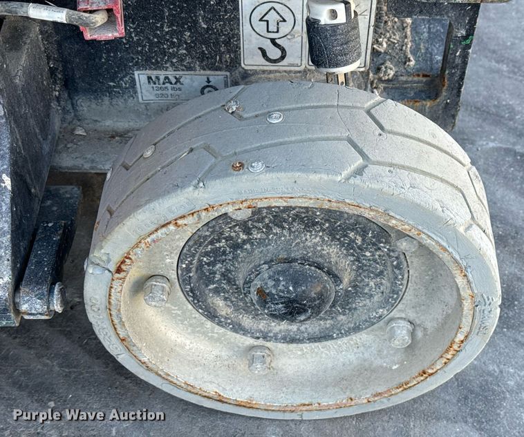 image for item DX5683 2011 JLG 1930ES scissor lift