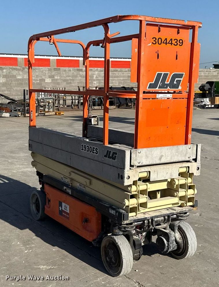 image for item DX5684 2013 JLG 1930ES scissor lift