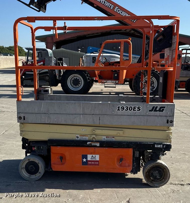 image for item DX5684 2013 JLG 1930ES scissor lift