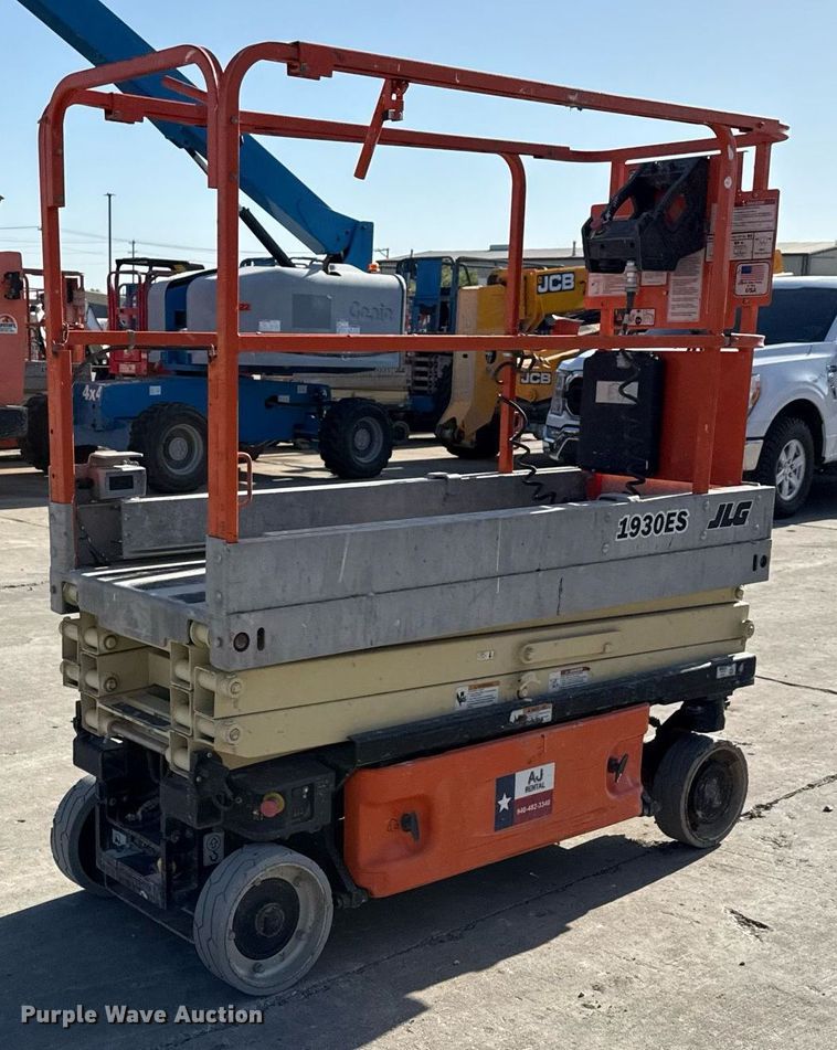 image for item DX5684 2013 JLG 1930ES scissor lift