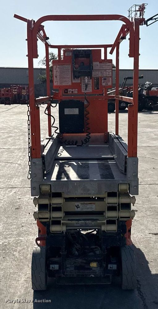 image for item DX5684 2013 JLG 1930ES scissor lift