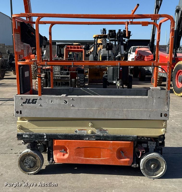 image for item DX5684 2013 JLG 1930ES scissor lift