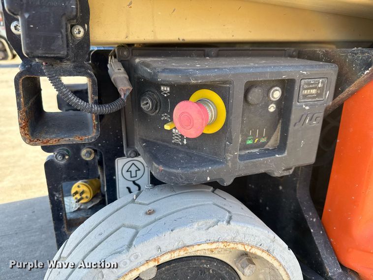 image for item DX5684 2013 JLG 1930ES scissor lift