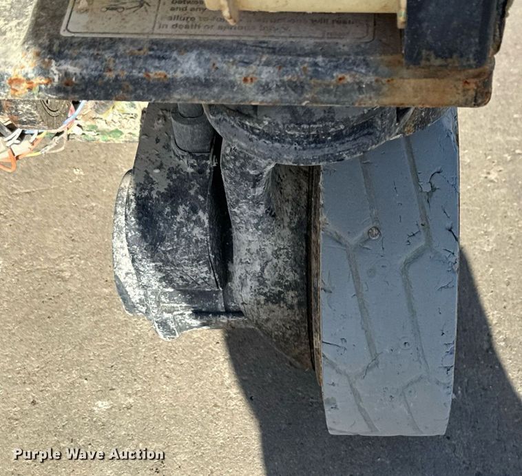 image for item DX5684 2013 JLG 1930ES scissor lift