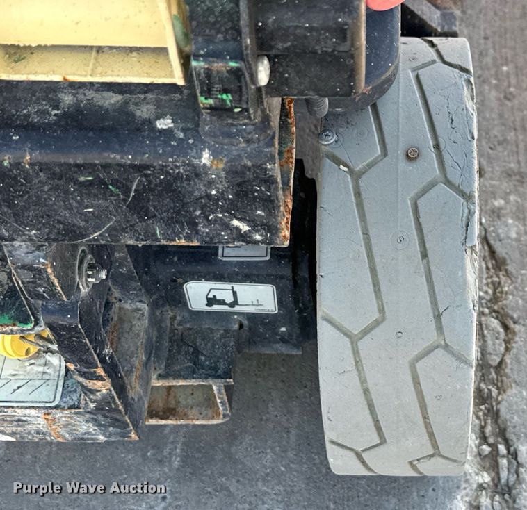 image for item DX5684 2013 JLG 1930ES scissor lift