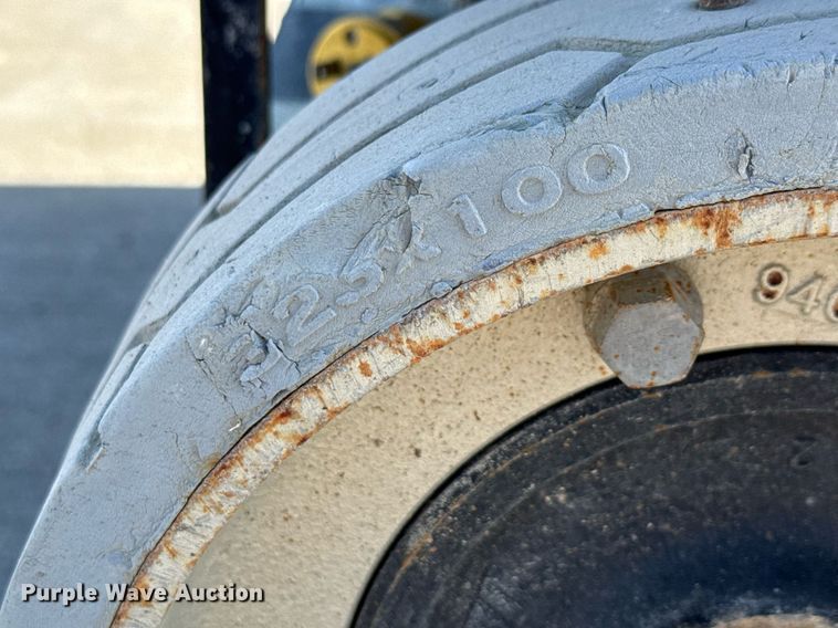 image for item DX5684 2013 JLG 1930ES scissor lift