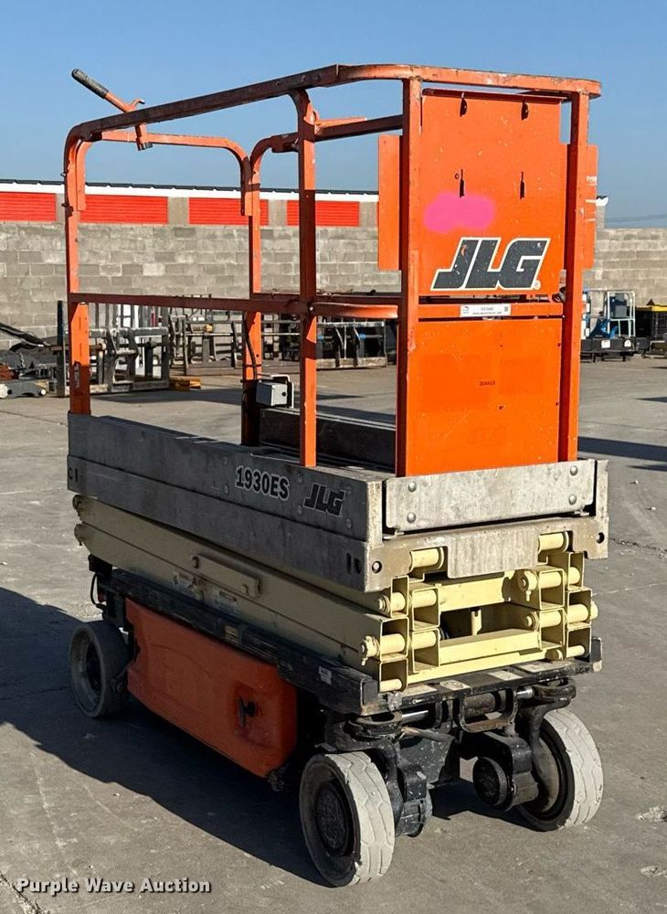 image for item DX5685 2012 JLG 1930ES scissor lift