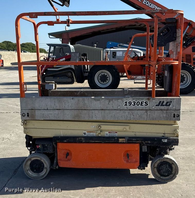 image for item DX5685 2012 JLG 1930ES scissor lift