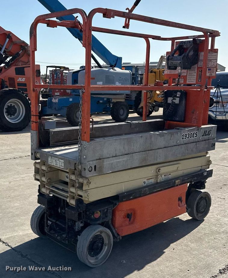 image for item DX5685 2012 JLG 1930ES scissor lift