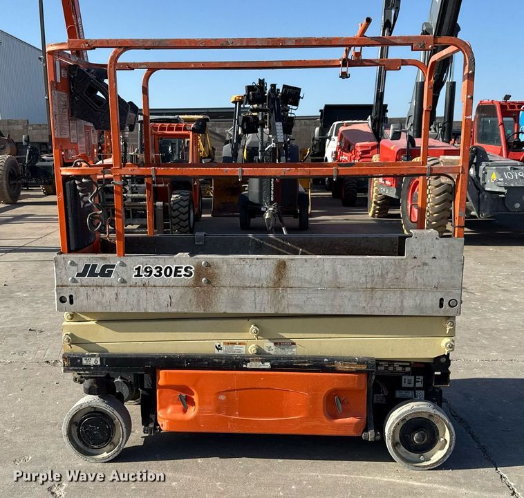 image for item DX5685 2012 JLG 1930ES scissor lift