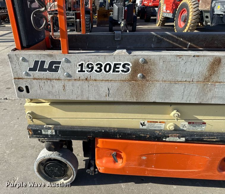 image for item DX5685 2012 JLG 1930ES scissor lift