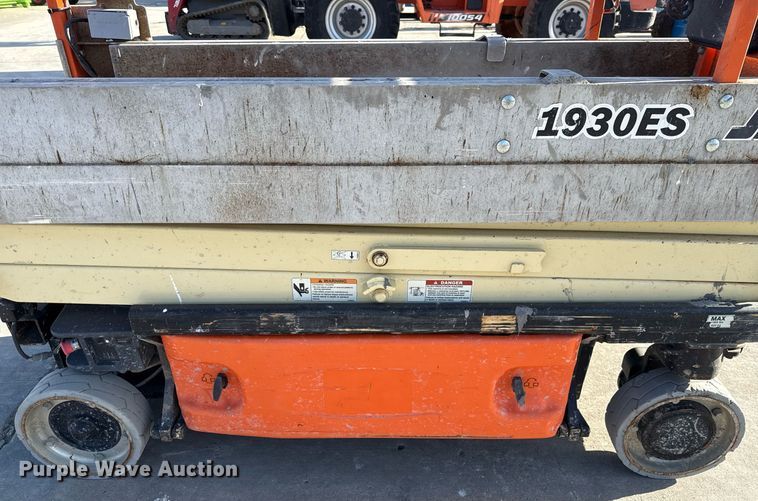 image for item DX5685 2012 JLG 1930ES scissor lift