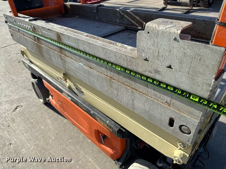 image for item DX5685 2012 JLG 1930ES scissor lift
