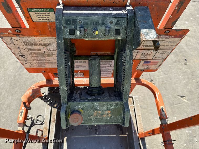 image for item DX5685 2012 JLG 1930ES scissor lift