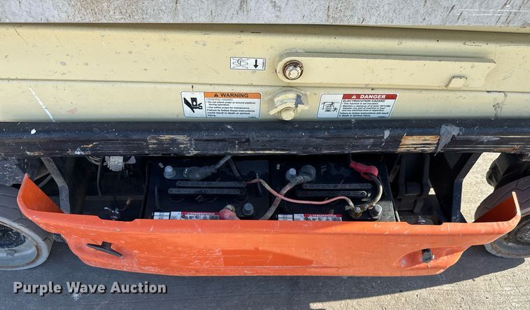 image for item DX5685 2012 JLG 1930ES scissor lift