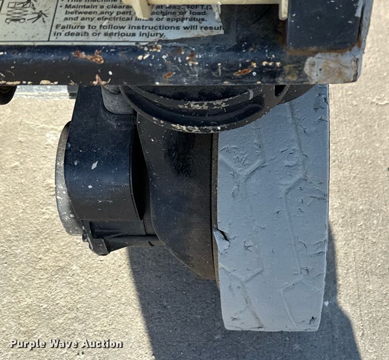 image for item DX5685 2012 JLG 1930ES scissor lift