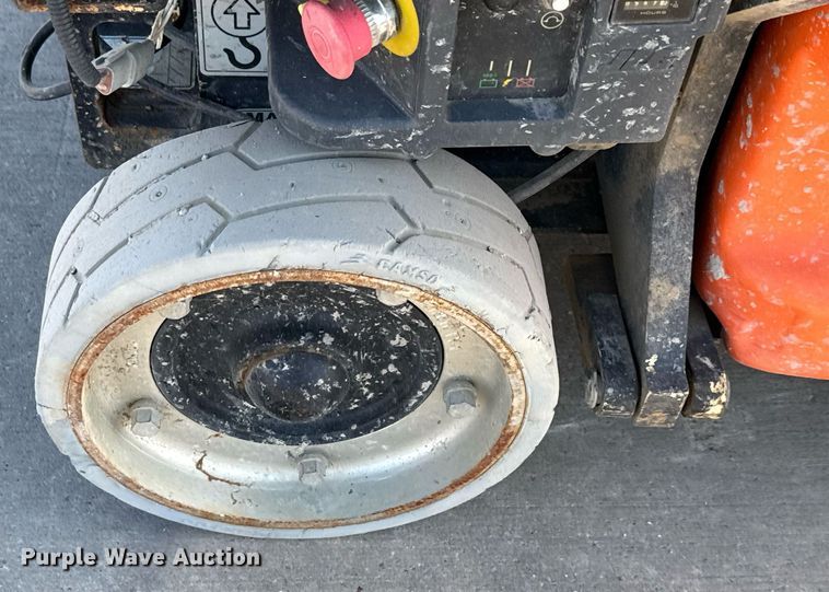 image for item DX5685 2012 JLG 1930ES scissor lift