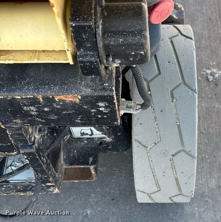 image for item DX5685 2012 JLG 1930ES scissor lift